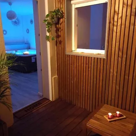 And Jacuzzi Privee Avec Terasse Apartment