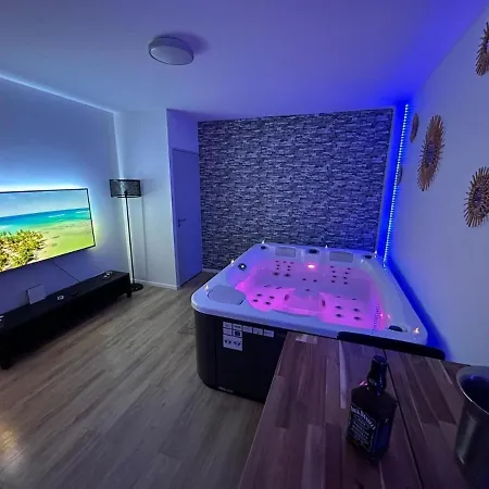 And Jacuzzi Privee Avec Terasse *
